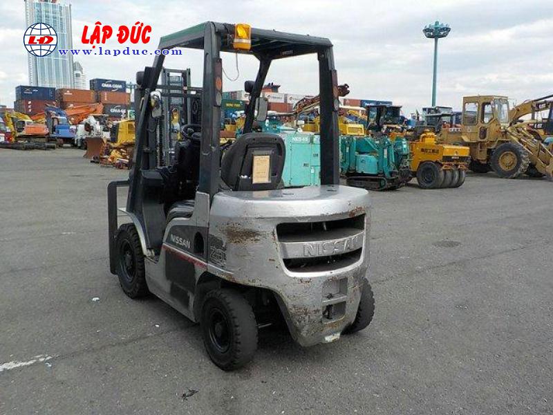 Xe nâng dầu NISSAN 2 tấn KDN- Y1F2 # 734370 giá rẻ