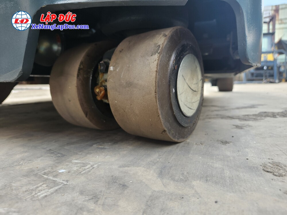 Xe nâng điện đứng lái 1.5 tấn Toyota 7FBR15 6m cho kệ drive in 14