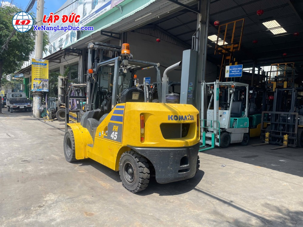 Xe nâng dầu 4.5 tấn Komatsu FH45-2, 6m, 2016