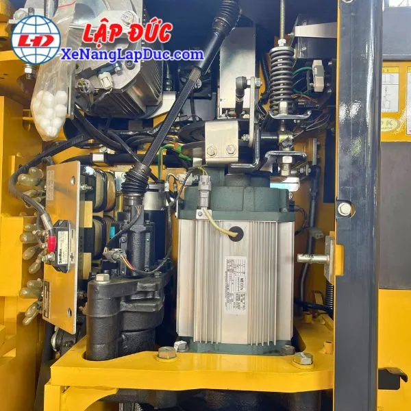 Xe Nâng Điện Đứng 1.8 Tấn KOMATSU FB18RL-14